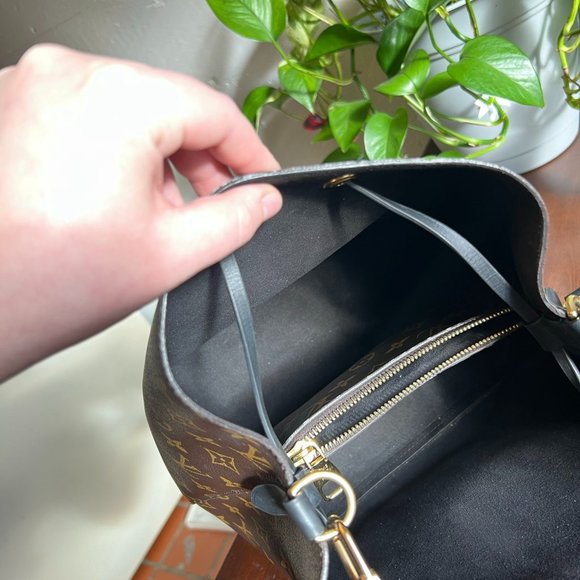 Louis Vuitton Neonoe World Tour Bucket Bag San Francisco - Picture 9 of 12